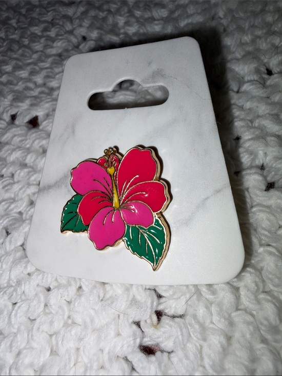 Jewelry - Pink Hibiscus Flower Enamel Pin NWT